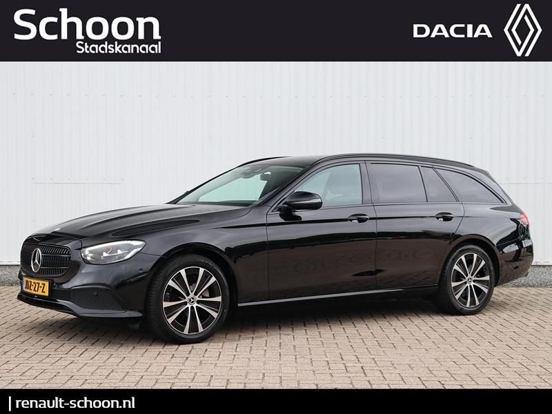 Zwart Gebruikt 2022 Mercedes E300 Luxury Stationwagen | € 34.950 (Super prijs) - Afbeelding 1/4