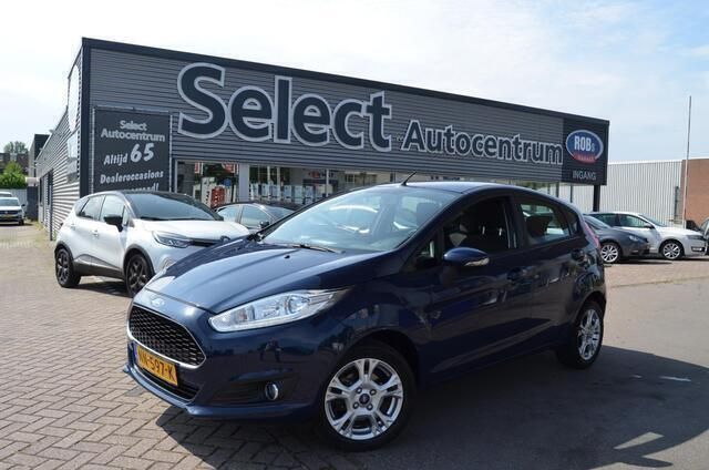 Blauw Gebruikt 2017 Ford Fiesta Style Hatchback | € 8.900 (Eerlijke prijs) - Afbeelding 1/4