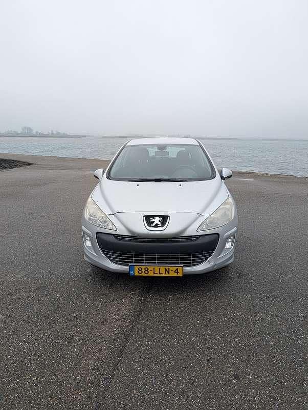 Zilver Gebruikt 2009 Peugeot 308 Hatchback | € 1.000 (Goede deal) - Afbeelding 1/4