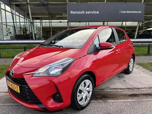 Rood Gebruikt 2018 Toyota Yaris Comfort Hatchback | € 11.950 (Eerlijke prijs) - Afbeelding 1/4