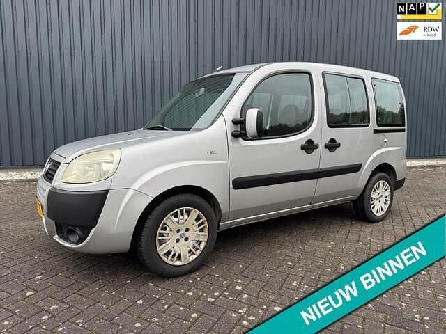 Grijs Gebruikt 2007 Fiat Doblò Family MPV | € 2.499 - Afbeelding 1/4
