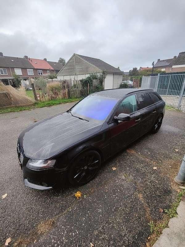 Zwart Gebruikt 2010 Audi A4 Stationwagen | € 7.000 (Duur) - Afbeelding 1/4