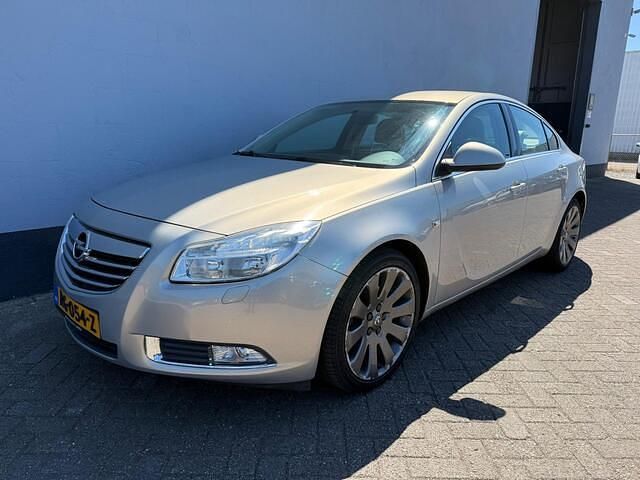 Grijs Gebruikt 2009 Opel Insignia Cosmo Sedan | € 4.750 (Super prijs) - Afbeelding 1/4