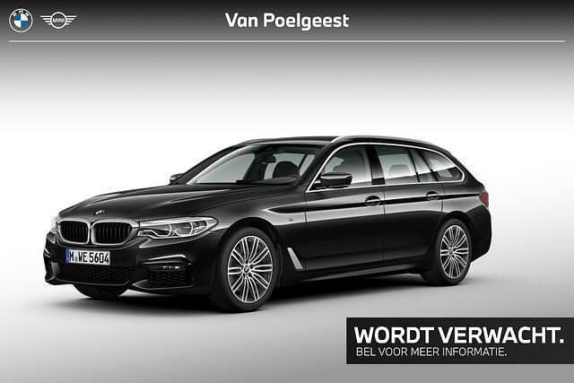 Zwart Gebruikt 2020 BMW 520 Executive Stationwagen | € 32.900 (Eerlijke prijs) - Afbeelding 1/2