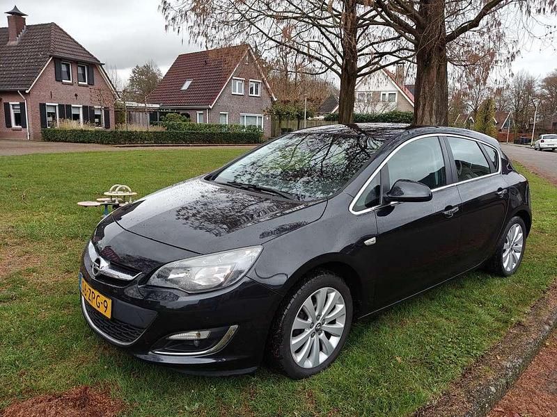 Occasion Opel Astra Sport 120 PK (88 kW) 2013 Zwart Hatchback