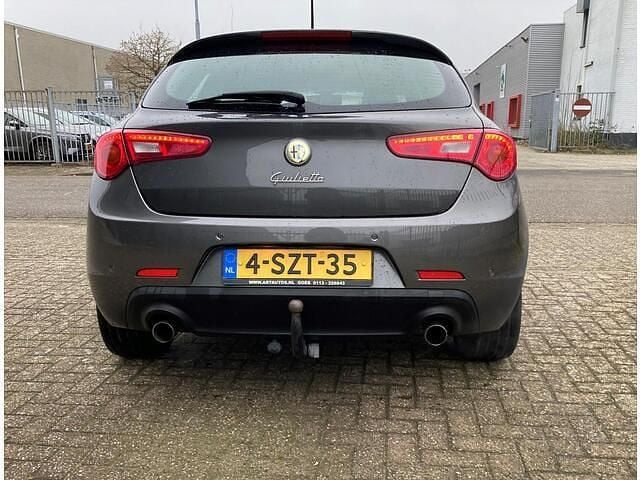 Occasion Alfa Romeo Giulietta Distinctive 170 PK (125 kW) 2013 Grijs Hatchback