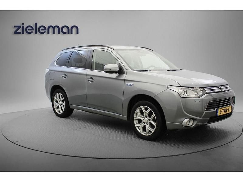 Grijs Occasion 2014 Mitsubishi Outlander P-HEV Instyle SUV | € 7.845 (Goede deal) - Afbeelding 1/4