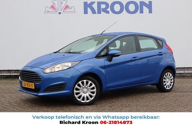 Blauw (metallic) Gebruikt 2013 Ford Fiesta Trend Hatchback | € 6.750 (Eerlijke prijs) - Afbeelding 1/4