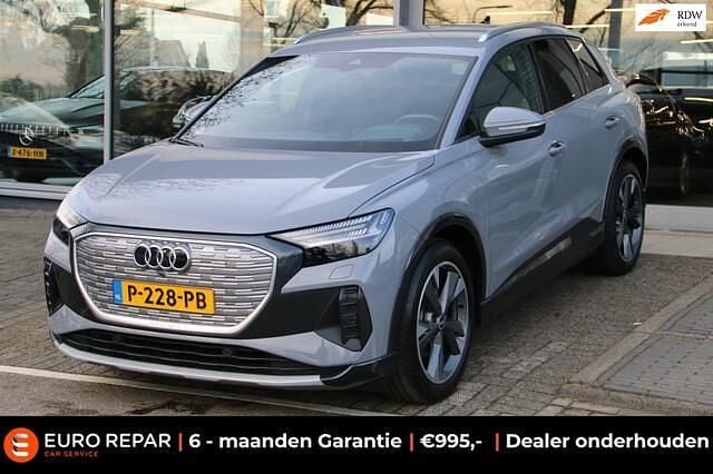 Grijs Occasion 2021 Audi Q4 e-tron Competition SUV | € 27.995 (Super prijs) - Afbeelding 1/4