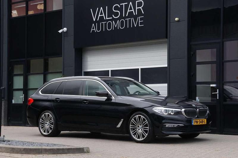 Zwart Gebruikt 2017 BMW 520 Executive Stationwagen | € 18.950 (Eerlijke prijs) - Afbeelding 1/4