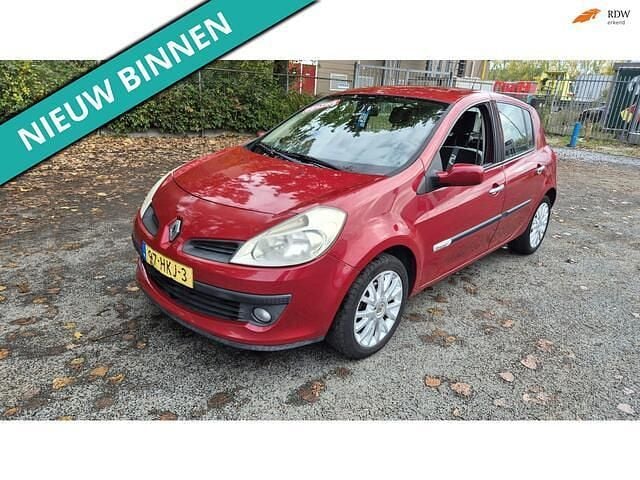 Rood Occasion 2008 Renault Clio II Rip Curl Hatchback | € 1.999 (Goede deal) - Afbeelding 1/4