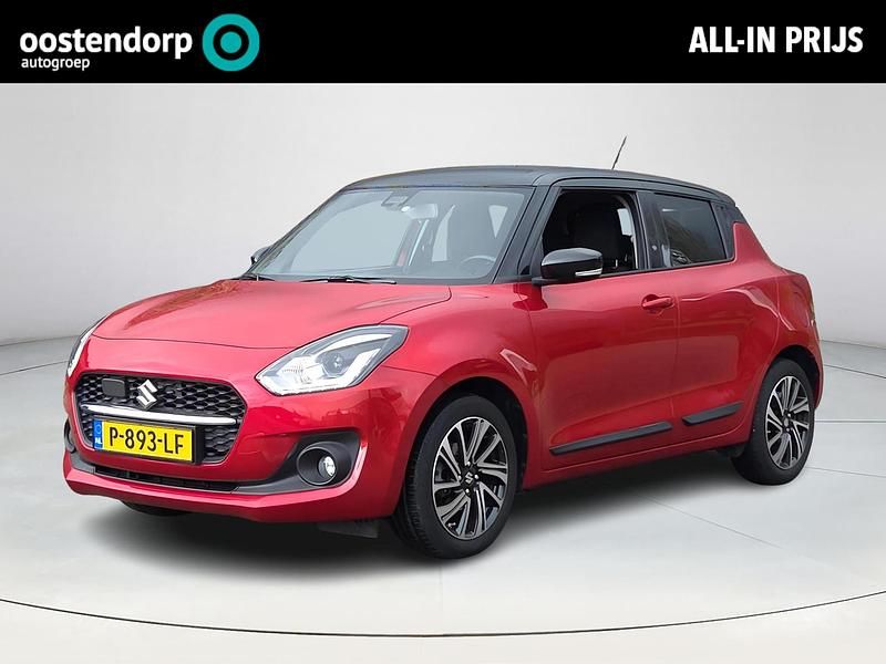 Rood Gebruikt 2022 Suzuki Swift Style Hatchback | € 17.750 (Iets duurder) - Afbeelding 1/4