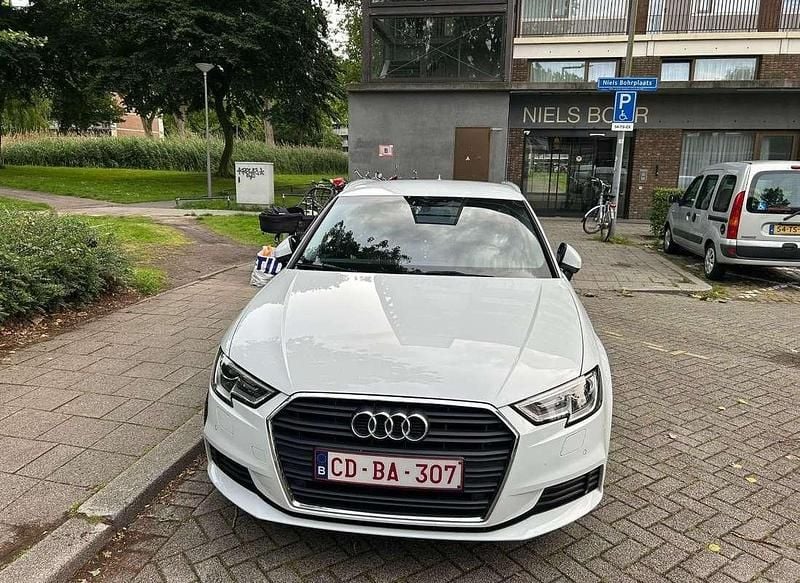 Wit Gebruikt 2016 Audi A3 Hatchback | € 12.000 (Super prijs) - Afbeelding 1/4