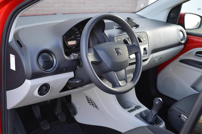 Rood Gebruikt 2019 Seat Mii Style Hatchback | € 8.490 (Eerlijke prijs) - Afbeelding 1/3