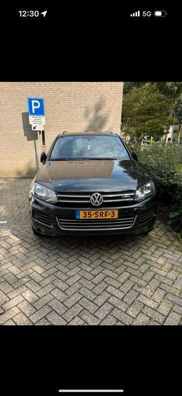 Zwart Gebruikt 2010 VW Touareg SUV | € 12.000 (Eerlijke prijs) - Afbeelding 1/4