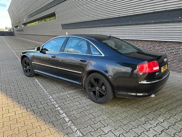 Zwart Gebruikt 2003 Audi A8 Sedan | € 3.000 - Afbeelding 1/4