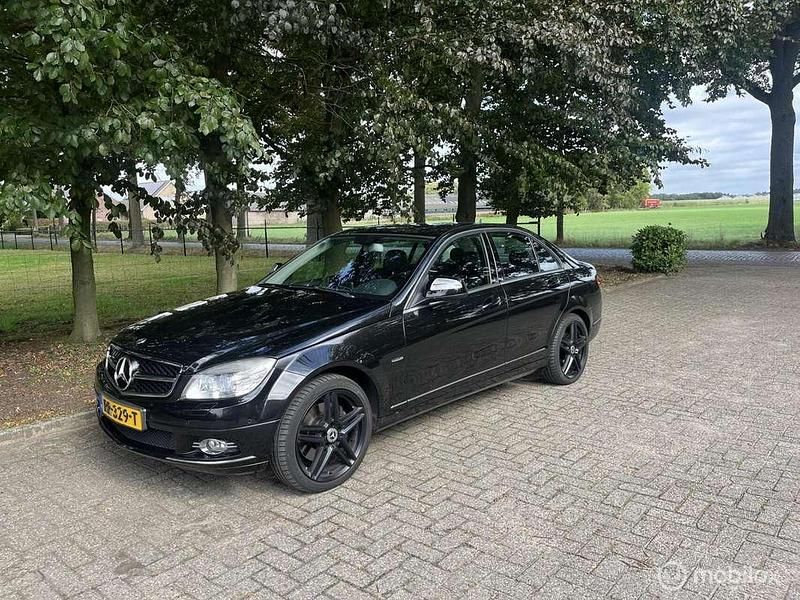 Zwart Gebruikt 2008 Mercedes C350 Avantgarde Sedan | € 9.950 (Goede deal) - Afbeelding 1/4