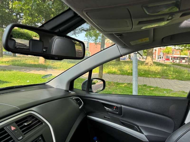Grijs Gebruikt 2016 Suzuki SX4 Hatchback | € 15.750 (Duur) - Afbeelding 1/4