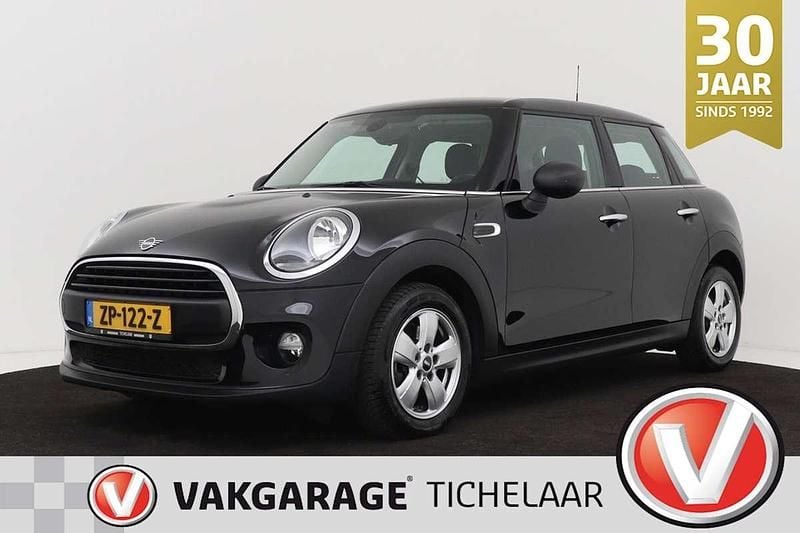 Zwart Gebruikt 2019 Mini ONE Business Hatchback | € 12.399 (Goede deal) - Afbeelding 1/3
