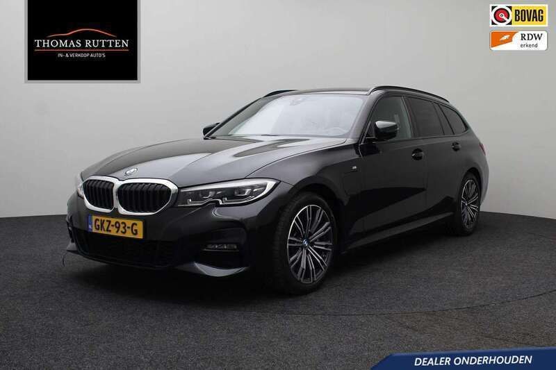 Zwart Gebruikt 2021 BMW 330e Executive Stationwagen | € 31.950 (Goede deal) - Afbeelding 1/4