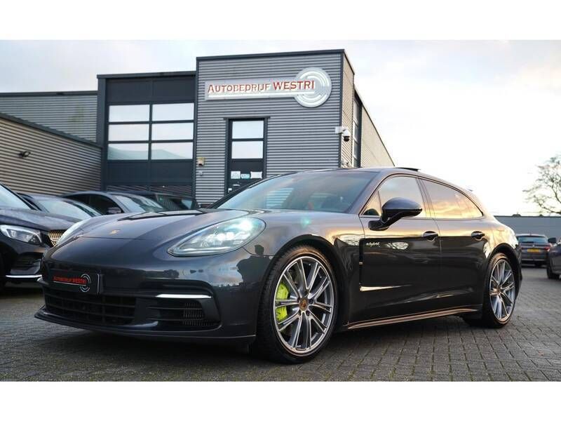 Grijs Gebruikt 2018 Porsche Panamera Sedan | € 57.995 (Eerlijke prijs) - Afbeelding 1/4