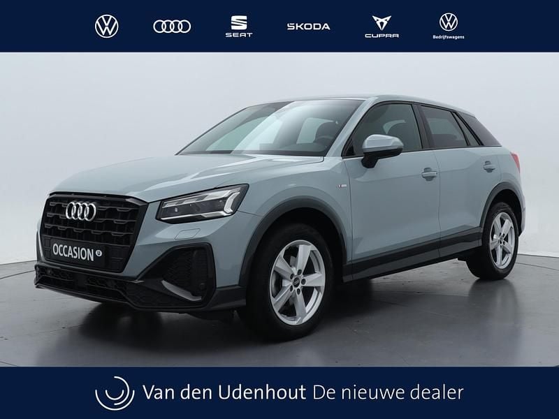 Grijs Gebruikt 2023 Audi Q2 S-Line SUV | € 30.950 (Eerlijke prijs) - Afbeelding 1/4