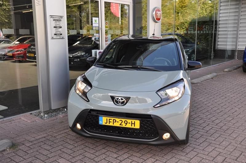 Groen Gebruikt 2024 Toyota Aygo Hatchback | € 19.950 (Iets duurder) - Afbeelding 1/4