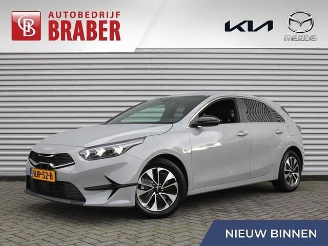 Grijs Gebruikt 2025 Kia Ceed Hatchback | € 30.450 (Duur) - Afbeelding 1/4
