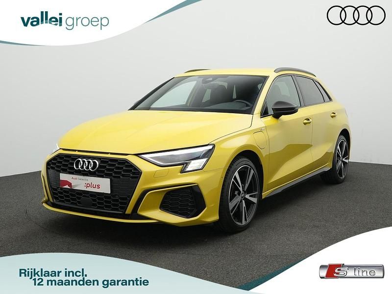Occasion Audi A3 Sportback e-tron S-Line 245 PK (180 kW) 2021 Geel Hatchback