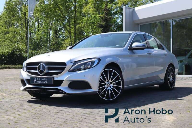 Grijs Gebruikt 2018 Mercedes C350e Avantgarde Sedan | € 20.950 (Eerlijke prijs) - Afbeelding 1/4