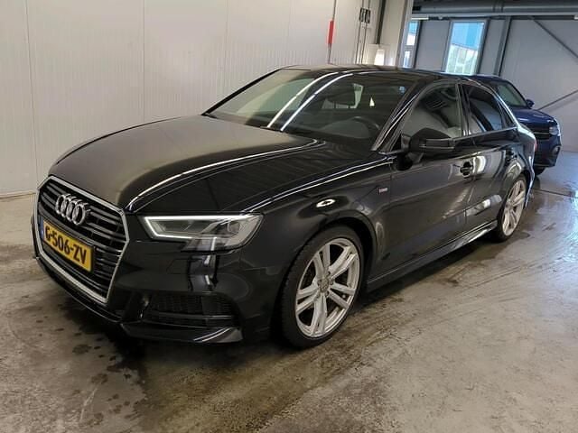 Zwart Gebruikt 2020 Audi A3 S-Line Sedan | € 20.850 (Goede deal) - Afbeelding 1/3