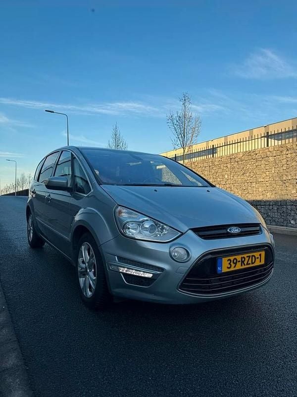 Occasion 2010 Ford S-MAX Titanium MPV | € 6.499 (Super prijs) - Afbeelding 1/4
