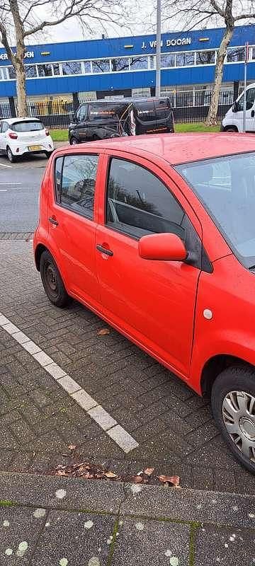 Occasion Daihatsu Sirion 69 PK (50 kW) 2005 Rood Hatchback