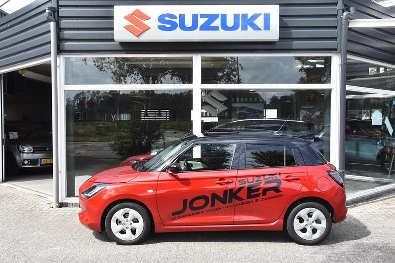 Occasion Suzuki Swift 83 PK (61 kW) 2024 Rood Hatchback