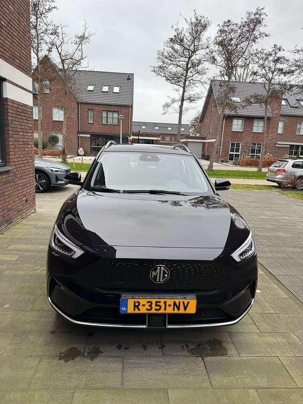 Zwart Occasion 2022 MG ZS Luxury MPV | € 20.000 (Eerlijke prijs) - Afbeelding 1/4