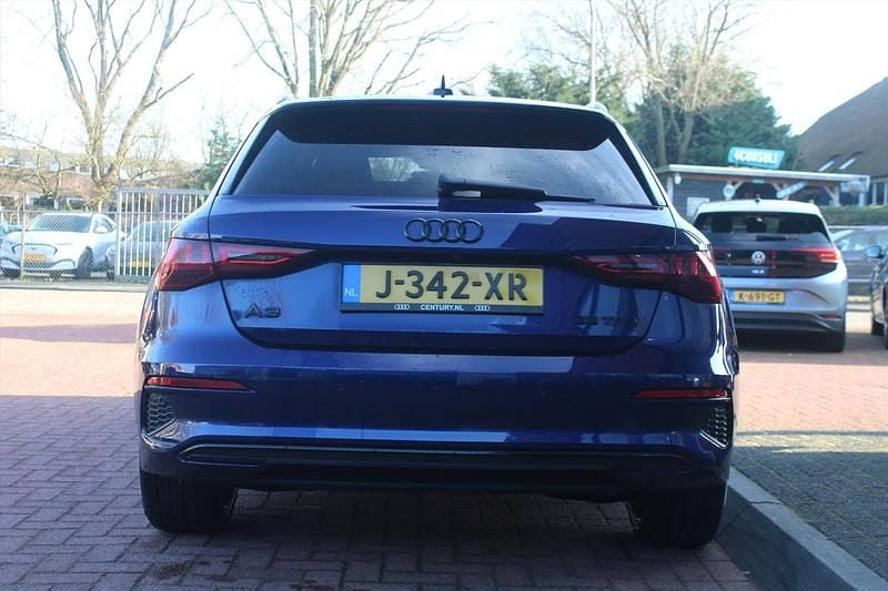 Occasion Audi A3 Sportback Business 150 PK (110 kW) 2020 Blauw Hatchback