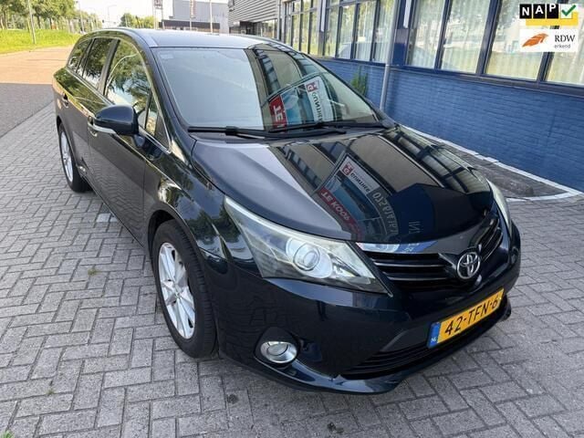 Grijs Gebruikt 2012 Toyota Avensis Business Edition Stationwagen | € 5.950 (Goede deal) - Afbeelding 1/4