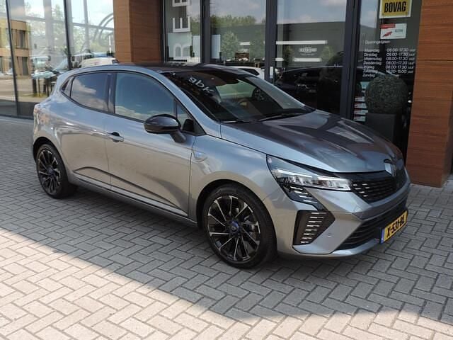 Occasion Renault Clio V Bose Edition 91 PK (66 kW) 2023 Grijs (metallic) Hatchback