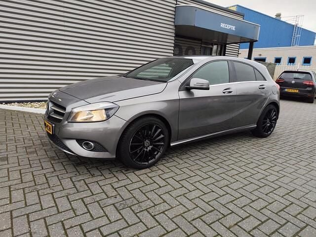Grijs Gebruikt 2013 Mercedes A180 Prestige Hatchback | € 6.750 (Super prijs) - Afbeelding 1/4
