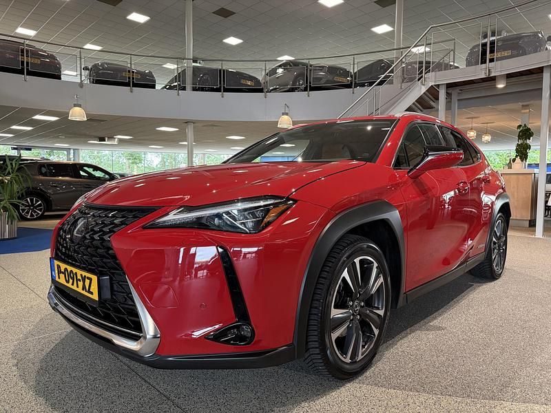 Occasion Lexus UX 250h Executive Line 2019 Rood SUV