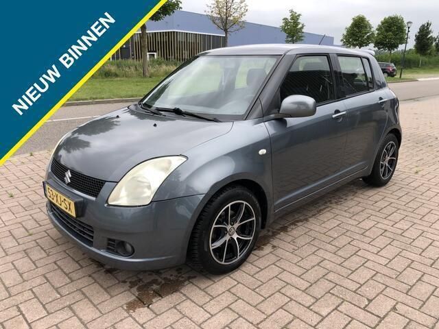 Grijs Gebruikt 2007 Suzuki Swift Hatchback | € 3.899 (Eerlijke prijs) - Afbeelding 1/4