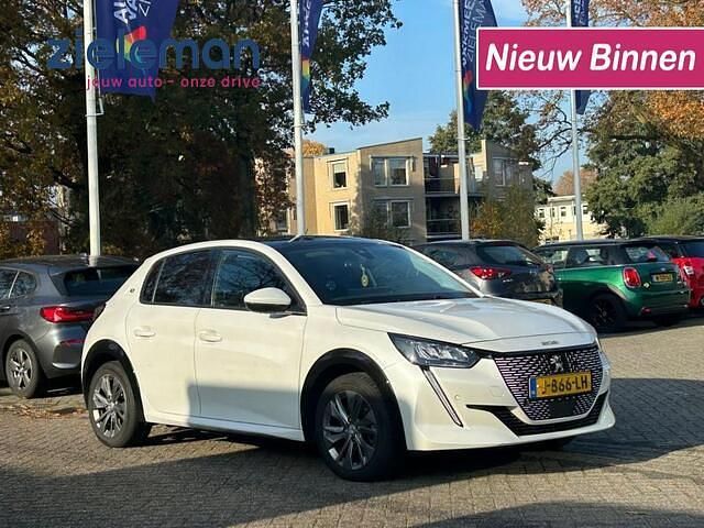 Wit Gebruikt 2020 Peugeot e-208 Allure Hatchback | € 12.845 (Eerlijke prijs) - Afbeelding 1/2