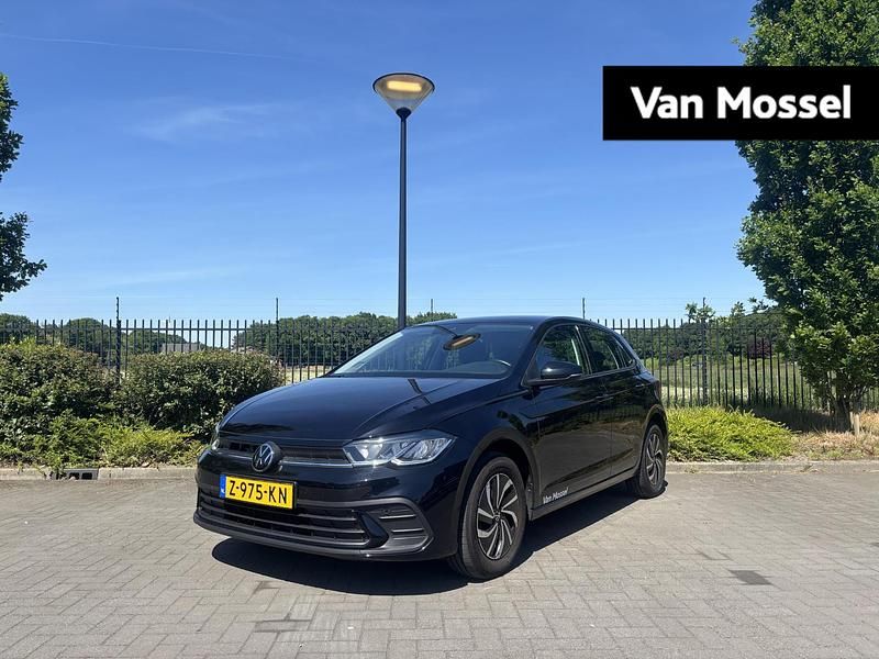 Zwart Gebruikt 2024 VW Polo Life Hatchback | € 24.900 (Eerlijke prijs) - Afbeelding 1/4