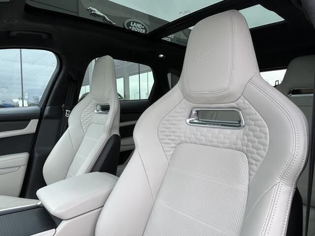 Occasion Jaguar F-Pace SVR 552 PK (405 kW) 2022 Ultra blue (blauw metallic)beige SUV