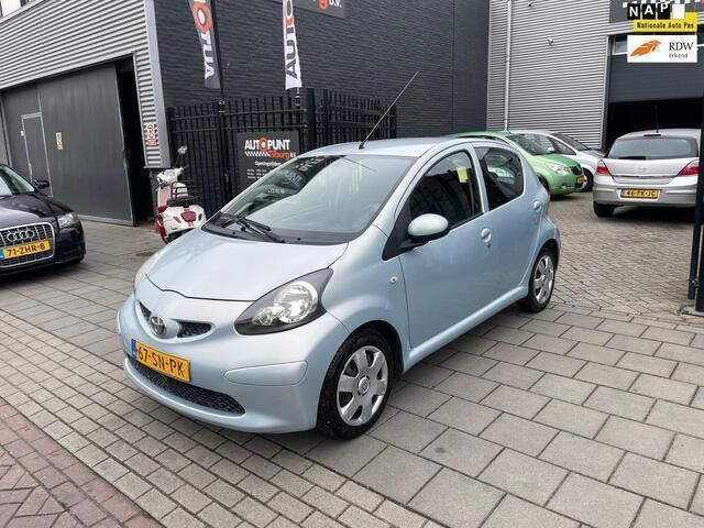 Blauw Occasion 2006 Toyota Aygo Hatchback | € 1.499 (Goede deal) - Afbeelding 1/4