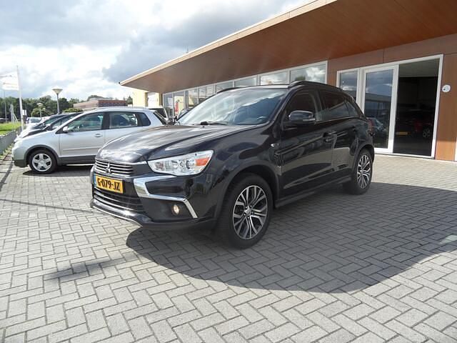 Zwart Gebruikt 2017 Mitsubishi ASX Intense SUV | € 14.950 (Eerlijke prijs) - Afbeelding 1/4