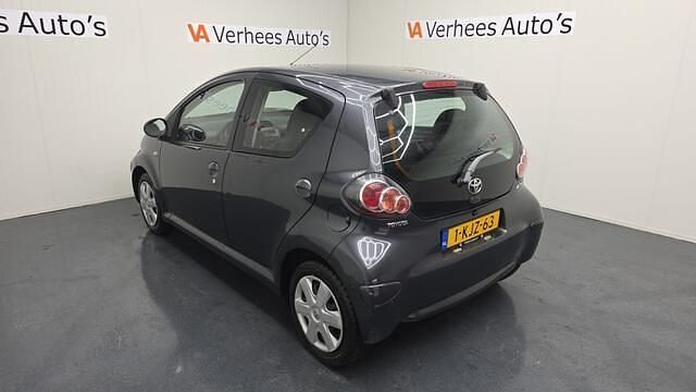 Occasion Toyota Aygo 68 PK (50 kW) 2011 Grijs (metallic) Hatchback