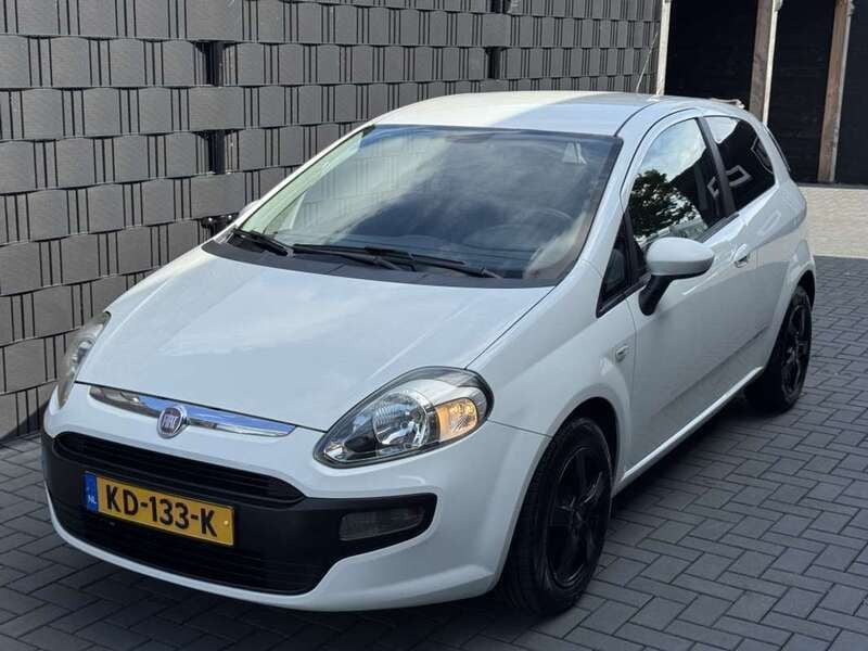 Wit Gebruikt 2011 Fiat Punto Evo Pop Hatchback | € 3.750 (Iets duurder) - Afbeelding 1/4