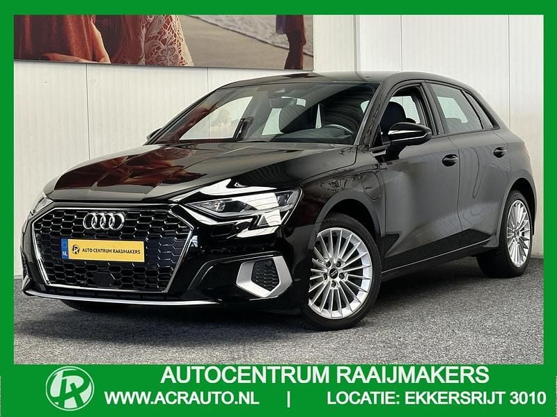 Zwart Gebruikt 2022 Audi A3 Hatchback | € 27.740 (Goede deal) - Afbeelding 1/4