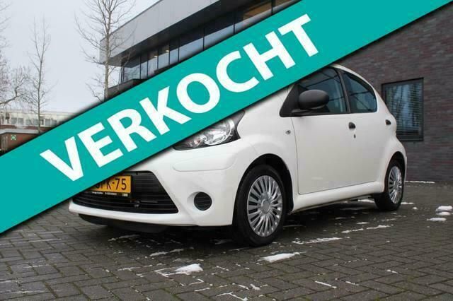 Wit Gebruikt 2013 Toyota Aygo Hatchback | € 5.250 (Eerlijke prijs) - Afbeelding 1/4